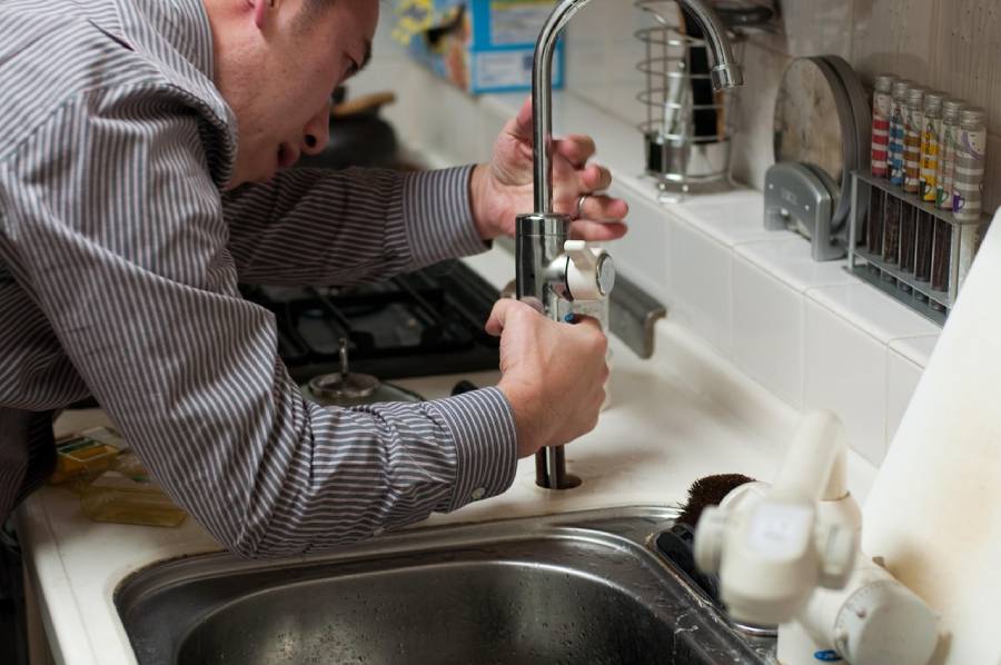 How Do You Choose the Right Drain Cleaning Service in North Bay?